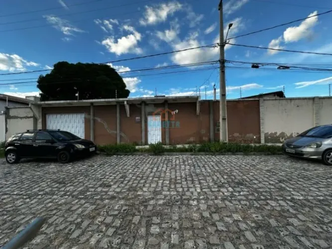 CÓD: 4097.  Casa Comercial para Venda no bairro Santo Antônio