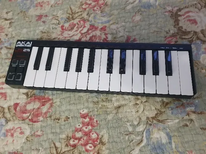 controlador AKAI LPK 25 teclas