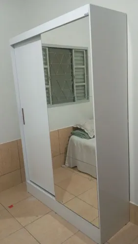 Guarda roupa 2 portas de correr com espelho