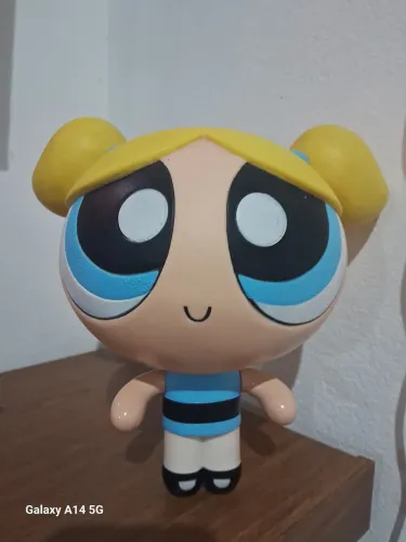 Boneca super poderosa