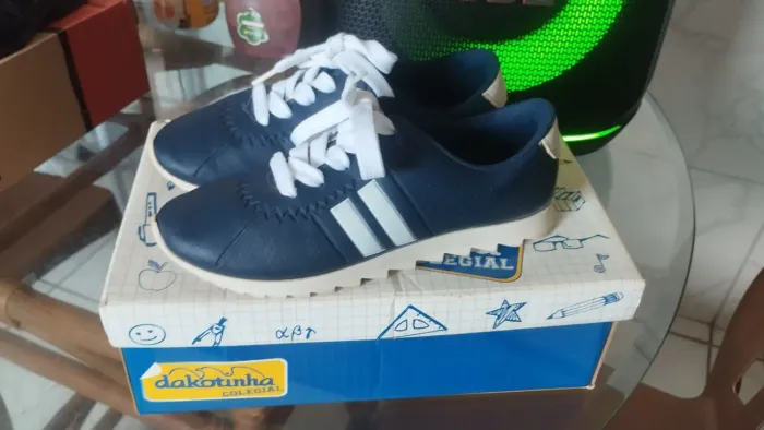 Vendo tênis semi novo n°32