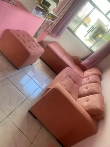 Vendo um sofá com puf do grande