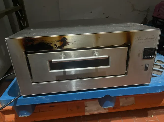 Forno de Pizza Profissional com Lastro Refratário Larroyd Gourmet industrial