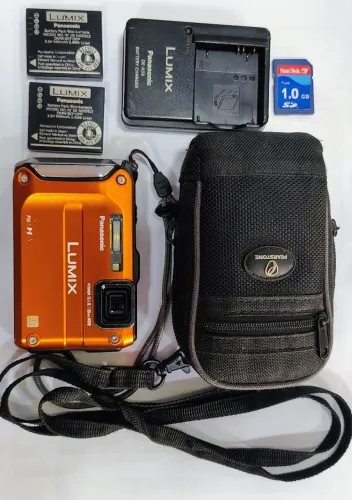Câmera Panasonic Lumix TS3 Completa + 2 Baterias + Carregador + Case