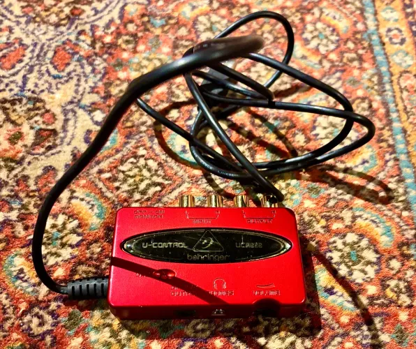 Interface de Audio Behringher UCA222