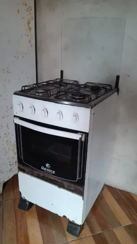 Vende-se fogão 4 bocas 