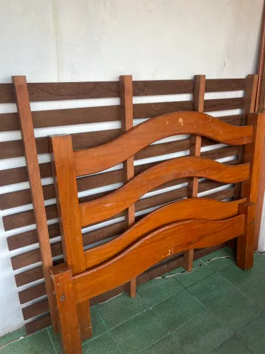 CAMA DE MADEIRA