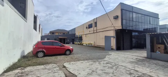 Barracão 690m² Totais com Estacionamento  Hauer.