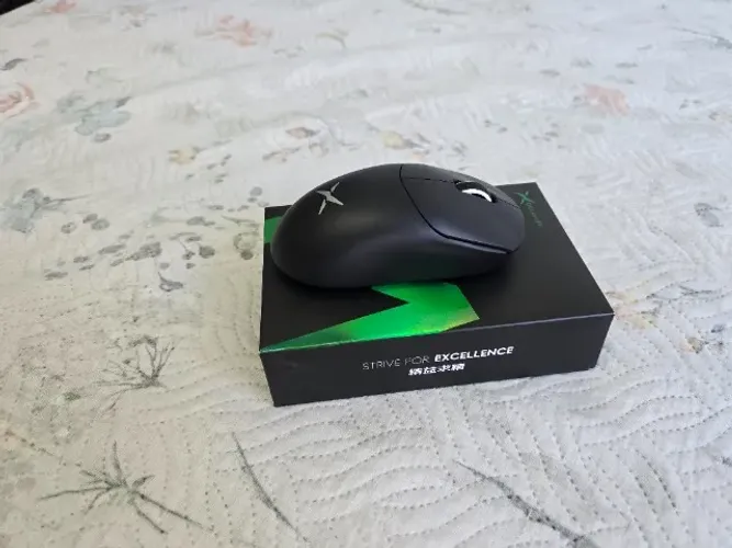 Mouse Gamer Sem Fio Delux M400 | 24.000 DPI | Pixart 3311 | Ultraleve