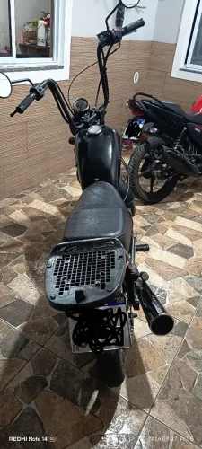 Vendo Suzuki intruder 125cc customizada.