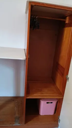 VENDO GUARDA- ROUPA MULTIUSO DE MADEIRA