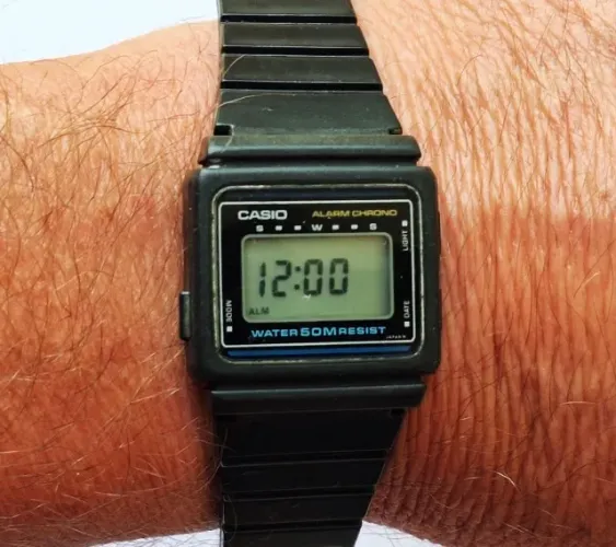 A133= COM DEFEITO ANTIGO RELOGIO CASIO W-12 VER DETALHES EM DESCRIÇAO