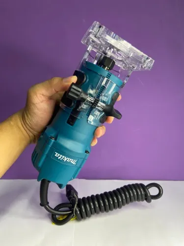 Tupia Manual Makita 3709 530W para Pinça de 1/4?