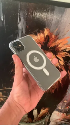 iPhone 11, 128gigas, bateria 87%, funcionando perfeitamente. Marquinha de uso na lateral.