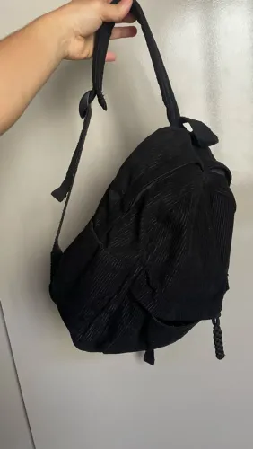 Mochila pequena preta