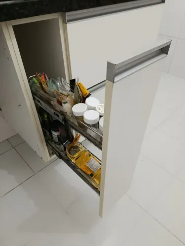 Porta temperos em MDF, com corrediças e frontão, armário cozinha
