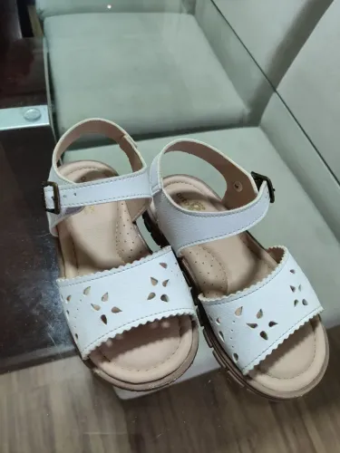 Sandália feminina infantil tamanho 26