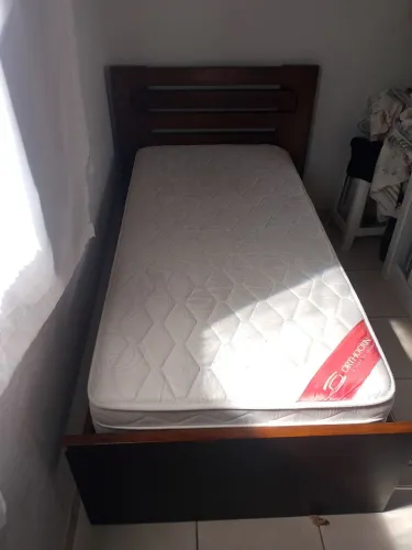 Vendo cama solteiro mobiliadora líder e colchão orthocrim.