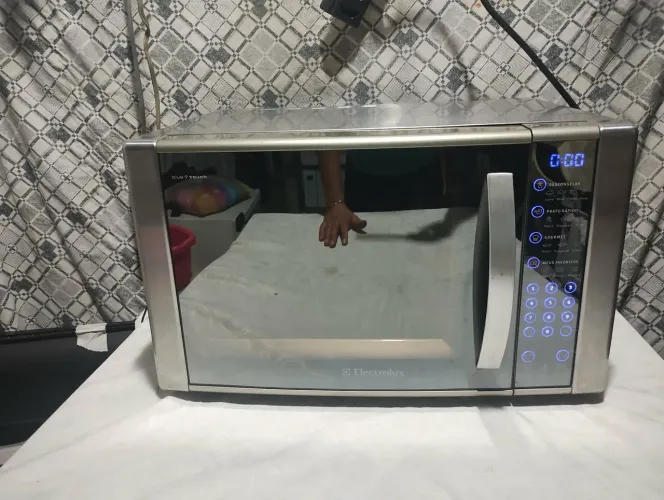 Microondas Electrolux 31 litros,