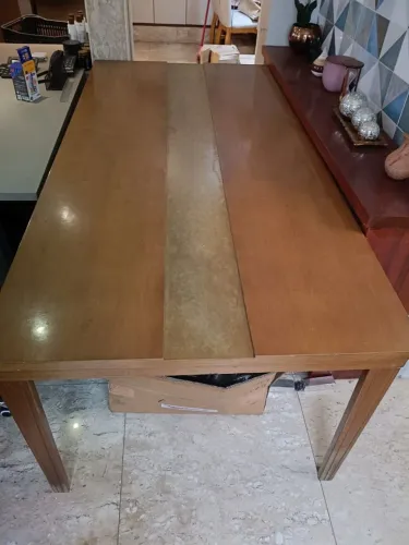 Mesa sem cadeiras
