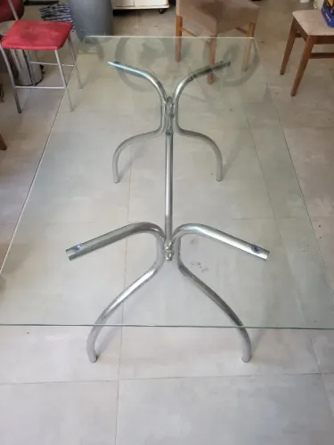 Mesa de vidro retangular