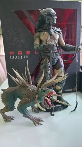 Predator Tracker Hot toys 