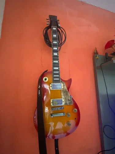 Guitarra Vogga Les paul, para restauração
