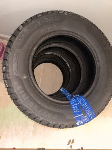 Vendo 4 pneus zero 205/70/15 misto 