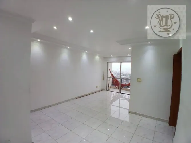 Apartamento de 80 m² área privativa, possui 3 dormitórios, sendo 2 com móveis planejados. 