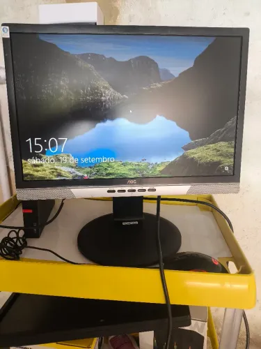 Monitor AOC
