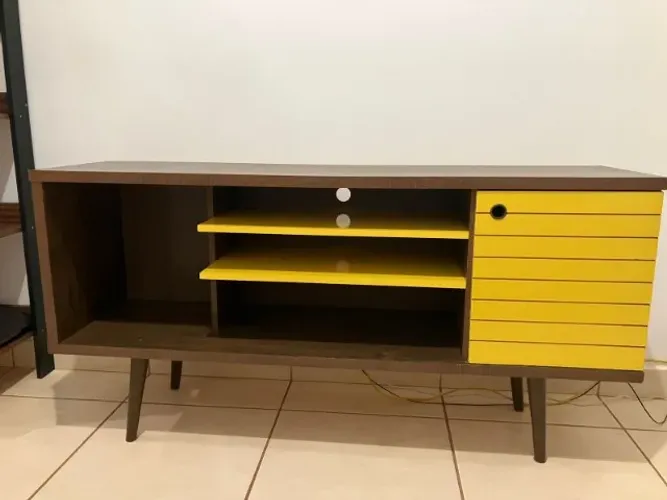 Rack Retrô Amarelo e Madeira - Lindo e Bem Conservado!