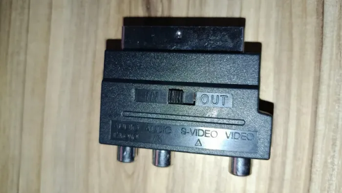 Adaptador AV/S-Video para SCART