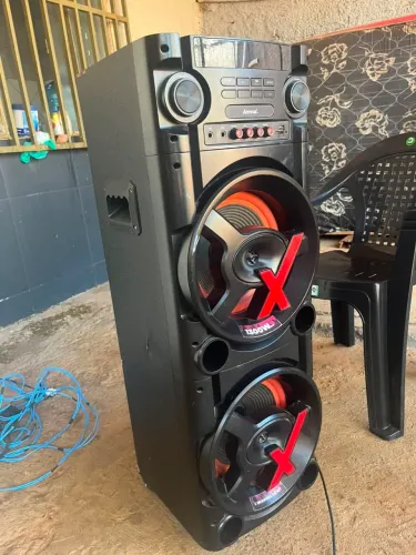 Caixa de som Amvox 1300 watts funcionando perfeitamente aceita proposta