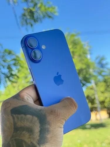 iPhone 16 azul 90% com garantia de loja