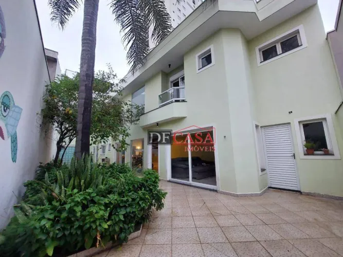 Casa com 3 dormitórios para alugar, 150 m² por R$ 8.415,44/mês - Vila Carrão - São Paulo/S