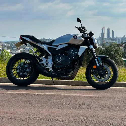 HONDA CB 1000 R ANO 2022 SEGUNDO DONO, MOTO IMPECAVEL 