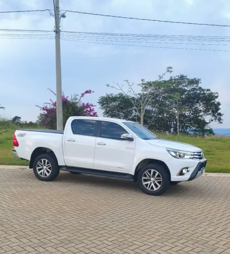 Toyota Hilux CD SRX 4X4 2.8 TDI 16V Diesel Aut. 2017