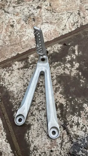 Pedaleira traseira cbr 600rr 2006 