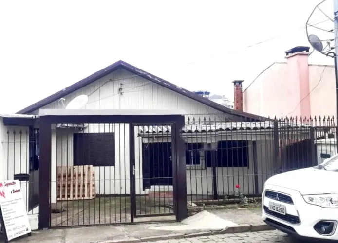 CAXIAS DO SUL - Casa Padrão - CRUZEIRO
