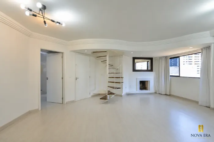 Cobertura com piscina, 3 quartos, 2 vagas, com 172 m² privativos