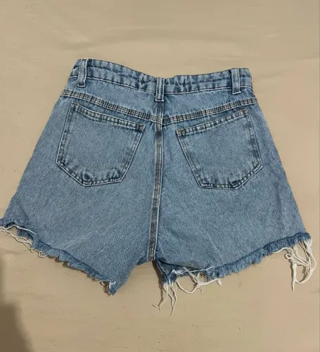 Short jeans