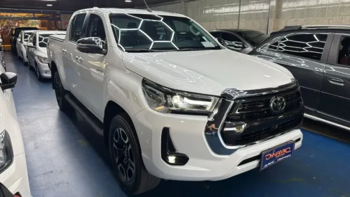 Toyota Hilux CD SRX 4X4 2.8 TDI 16V Diesel Aut. 2024