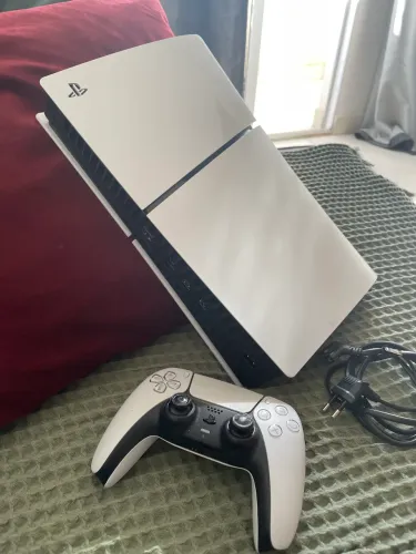 PS5 Slim Digital (Flat) - Excelente estado!