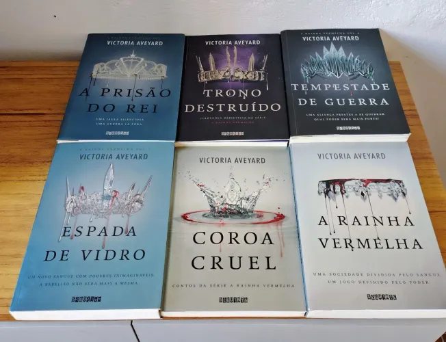Coleção A Rainha Vermelha - Victoria Aveyard