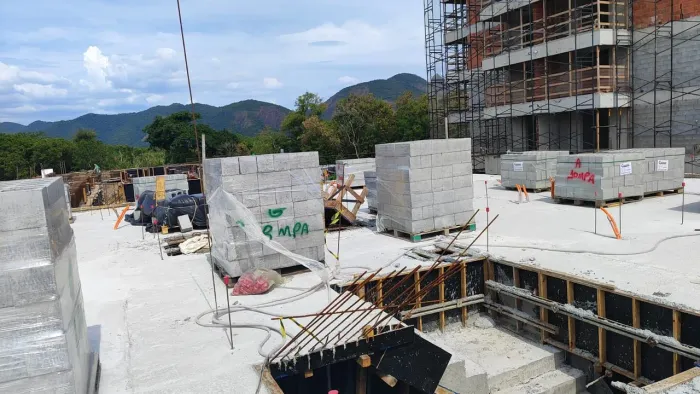B&S Realiza Sonhos. Trabalhamos com Ladrilheiro, Cerâmica, Alvenarias, fundações etc... 