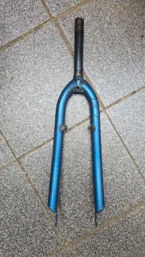 Garfo de bicicleta aro 20 azul