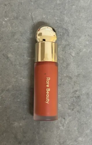 Blush líquido Rare beauty love 