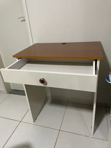 Mesa escritório pequena 