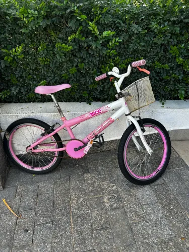 Bicicleta menina