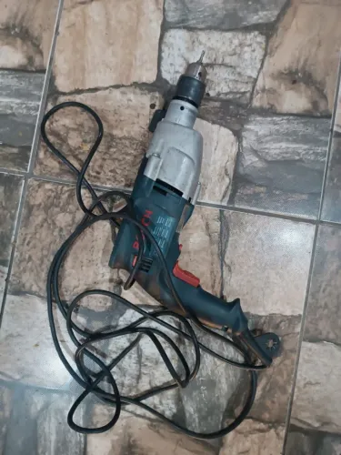 Furadeira profissional Bosch 220V